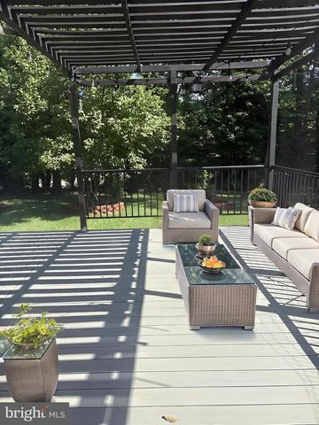 8908 EASTBOURNE LN, Laurel, MD 20708