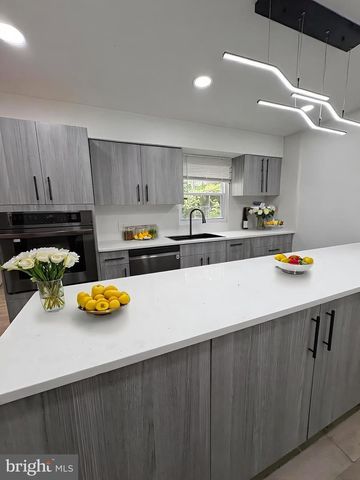 8908 EASTBOURNE LN, Laurel, MD 20708