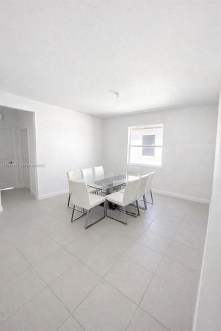 2402 SE 30th St, Homestead, FL 33035