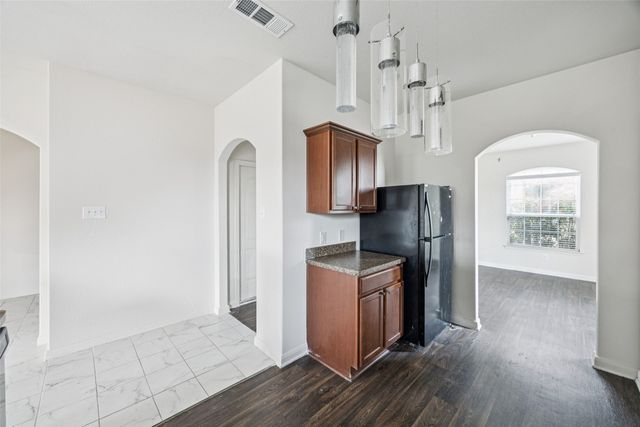1020 Walnut Ridge Drive, Hutchins, TX 75141