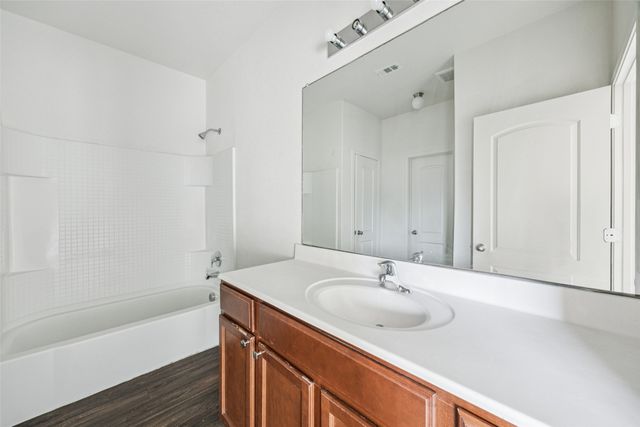 1020 Walnut Ridge Drive, Hutchins, TX 75141
