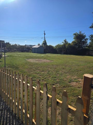 1463 Old Hwy 90, Bronston, KY 42518