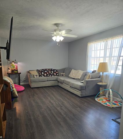 1463 Old Hwy 90, Bronston, KY 42518