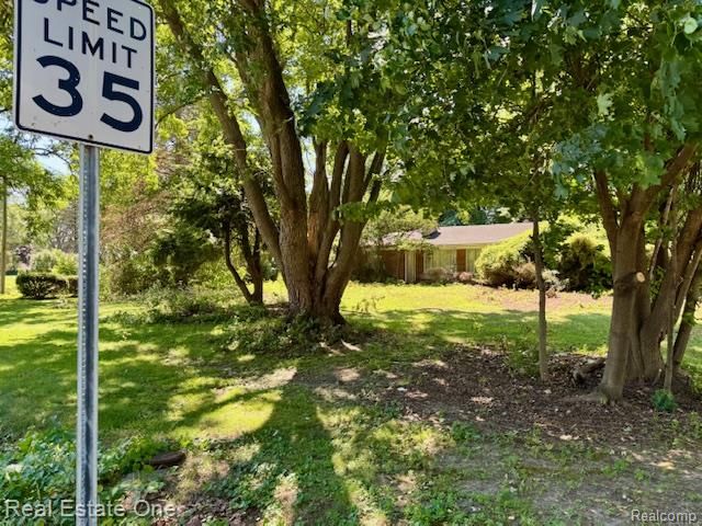 25101 W Chicago Road, Redford Charter Township, MI 48239