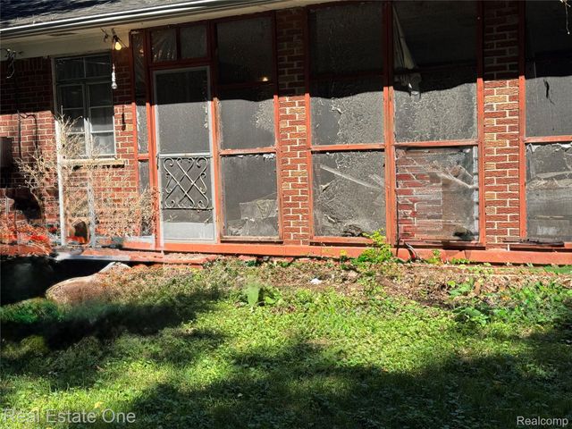 25101 W Chicago Road, Redford Charter Township, MI 48239