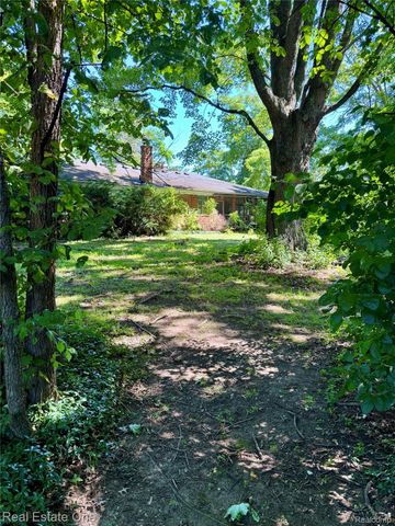 25101 W Chicago Road, Redford Charter Township, MI 48239