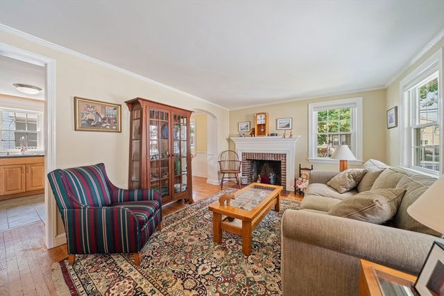 272 Belmont St, Quincy, MA 02170