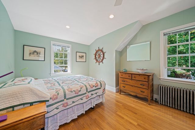 272 Belmont St, Quincy, MA 02170