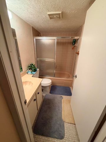 7640 NW 18TH Street 104, Margate, FL 33063