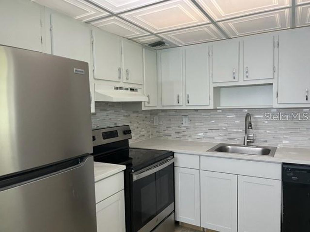 3300 FOX CHASE CIRCLE N 226, Palm Harbor, FL 34683