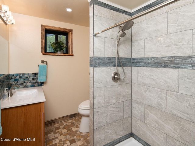 49 Zig Zag Way, Athol, ID 83801