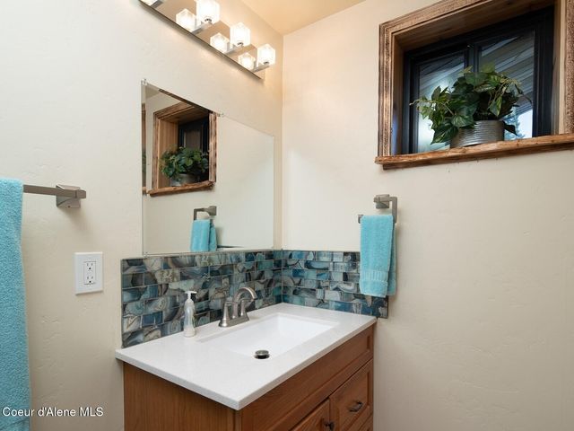 49 Zig Zag Way, Athol, ID 83801