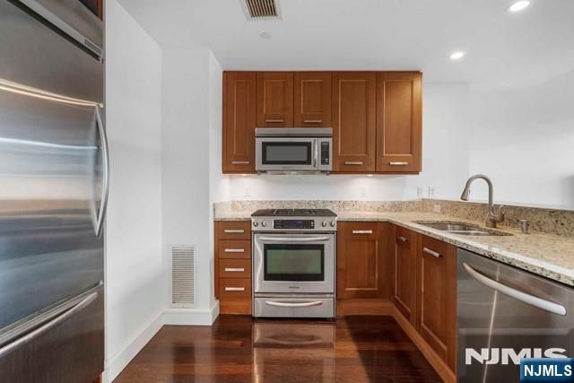 8100 River Road 706, North Bergen, NJ 07047