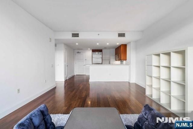 8100 River Road 706, North Bergen, NJ 07047