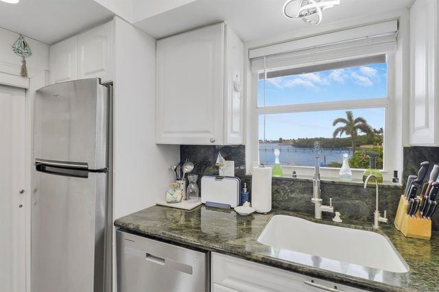 1820 New Palm Way 202, Boynton Beach, FL 33435