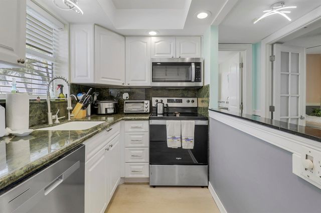 1820 New Palm Way 202, Boynton Beach, FL 33435