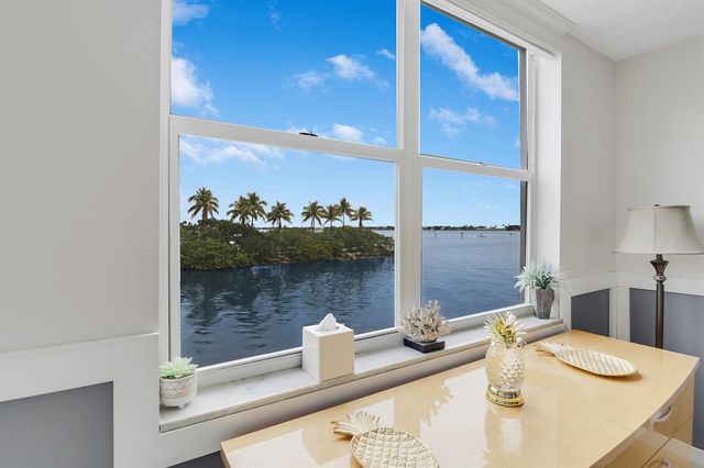 1820 New Palm Way 202, Boynton Beach, FL 33435