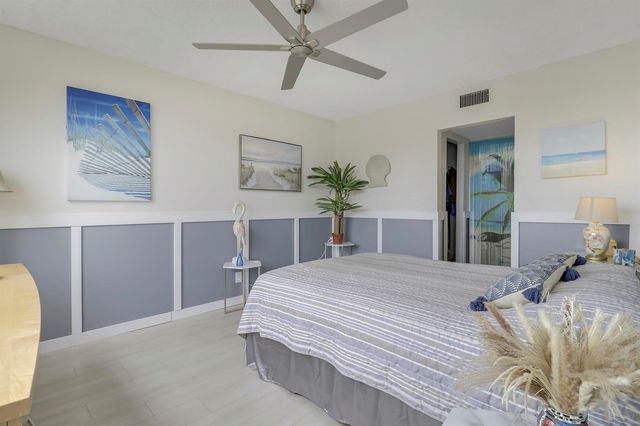 1820 New Palm Way 202, Boynton Beach, FL 33435