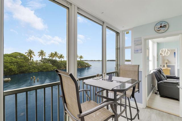 1820 New Palm Way 202, Boynton Beach, FL 33435