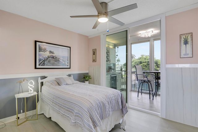 1820 New Palm Way 202, Boynton Beach, FL 33435