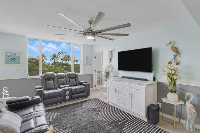 1820 New Palm Way 202, Boynton Beach, FL 33435