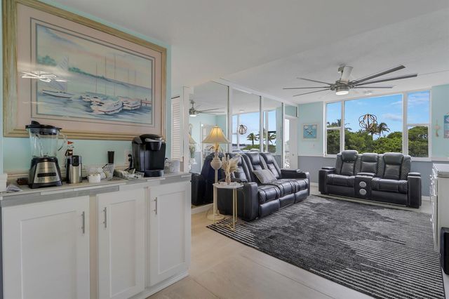 1820 New Palm Way 202, Boynton Beach, FL 33435