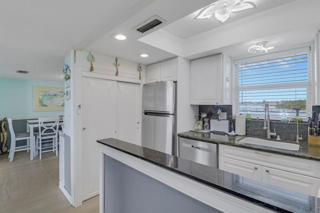 1820 New Palm Way 202, Boynton Beach, FL 33435