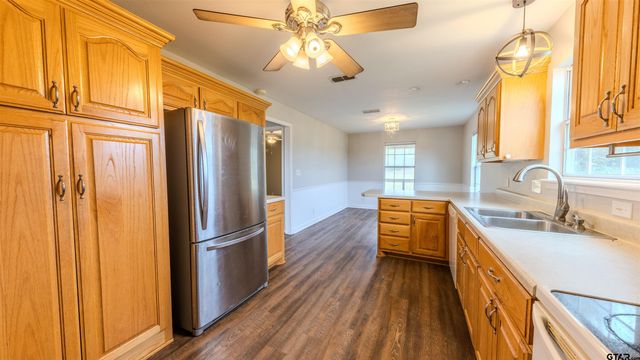 5300 N State Highway 37, Winnsboro, TX 75494