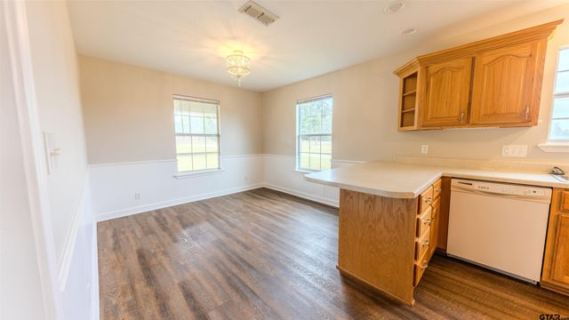 5300 N State Highway 37, Winnsboro, TX 75494