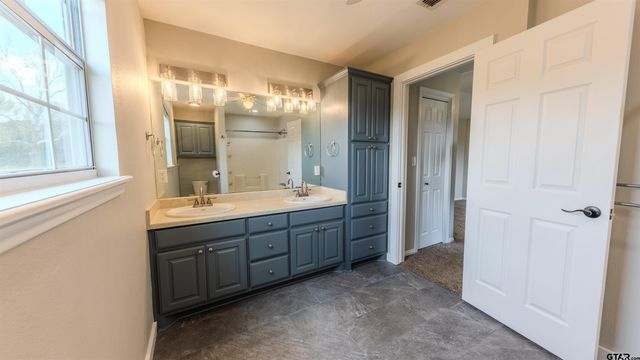 5300 N State Highway 37, Winnsboro, TX 75494