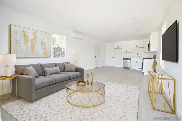 125 DATE STREET, Chula Vista, CA 91911