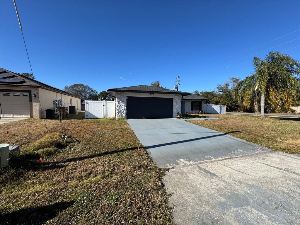 Image 2 of property listing at 202 COBALT DRIVE, Kissimmee, FL 34758