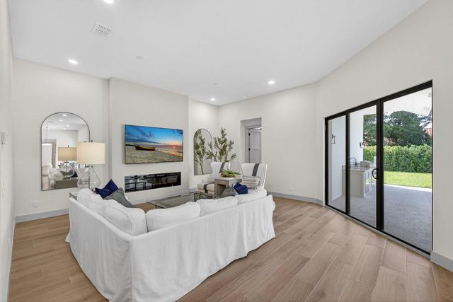 18240 SE Heritage Drive, Tequesta, FL 33469