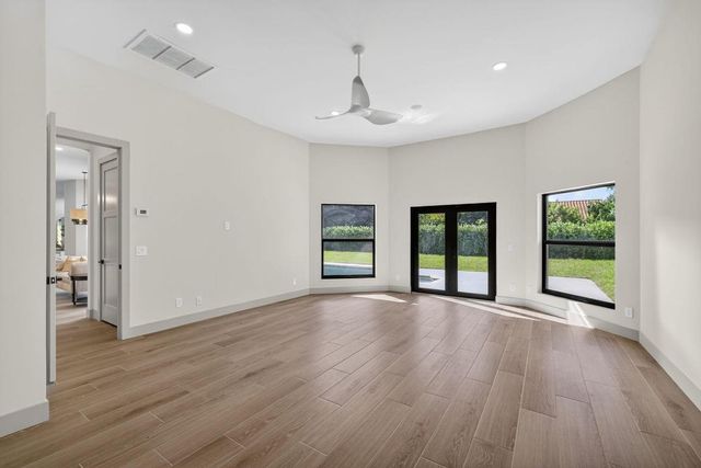 18240 SE Heritage Drive, Tequesta, FL 33469