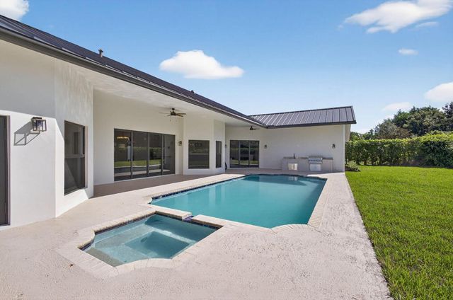 18240 SE Heritage Drive, Tequesta, FL 33469