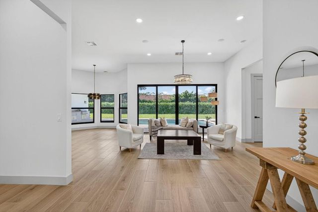 18240 SE Heritage Drive, Tequesta, FL 33469