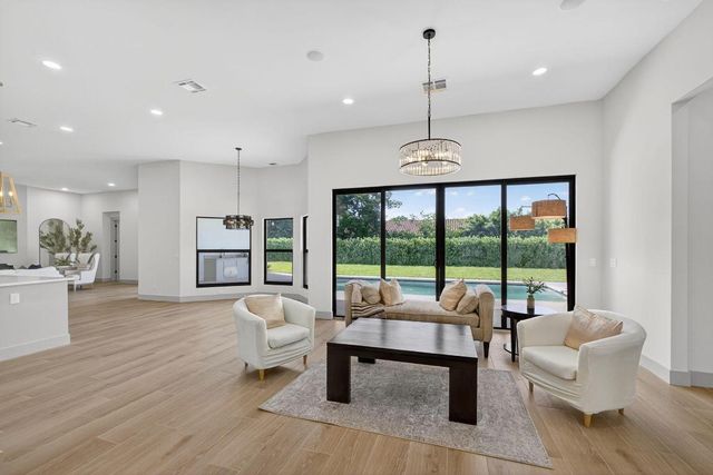 18240 SE Heritage Drive, Tequesta, FL 33469