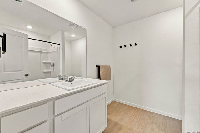 4618 LEGACY TRL, Von Ormy, TX 78073