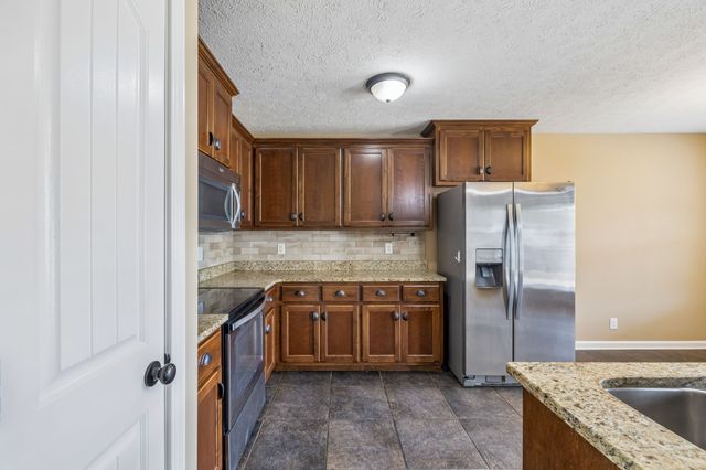1115 Freedom Dr, Clarksville, TN 37042