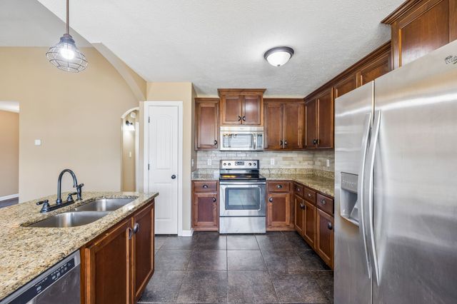 1115 Freedom Dr, Clarksville, TN 37042