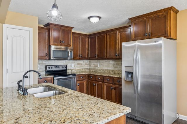 1115 Freedom Dr, Clarksville, TN 37042