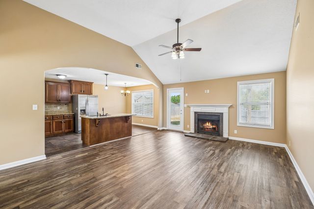 1115 Freedom Dr, Clarksville, TN 37042