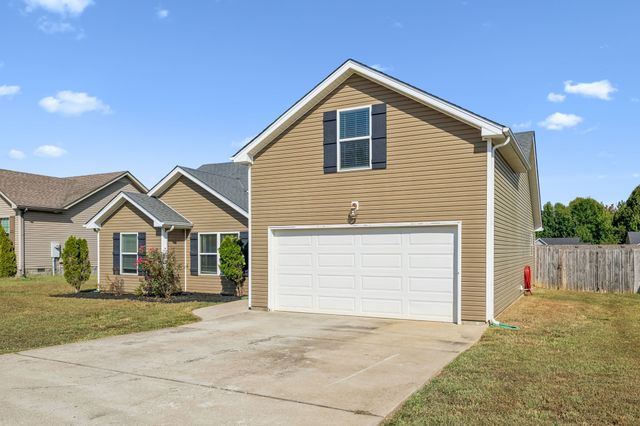 1115 Freedom Dr, Clarksville, TN 37042