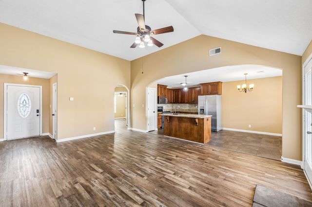 1115 Freedom Dr, Clarksville, TN 37042