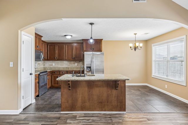 1115 Freedom Dr, Clarksville, TN 37042