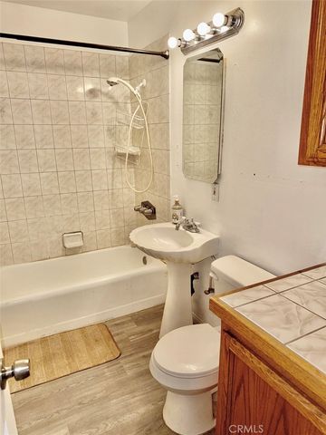 9327 9th, Hesperia, CA 92345