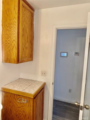 9327 9th, Hesperia, CA 92345