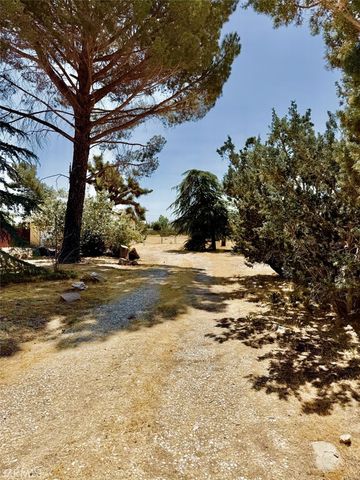 9327 9th, Hesperia, CA 92345