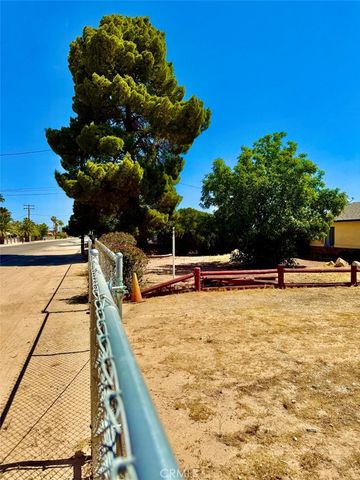 9327 9th, Hesperia, CA 92345