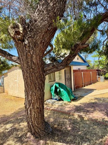 9327 9th, Hesperia, CA 92345
